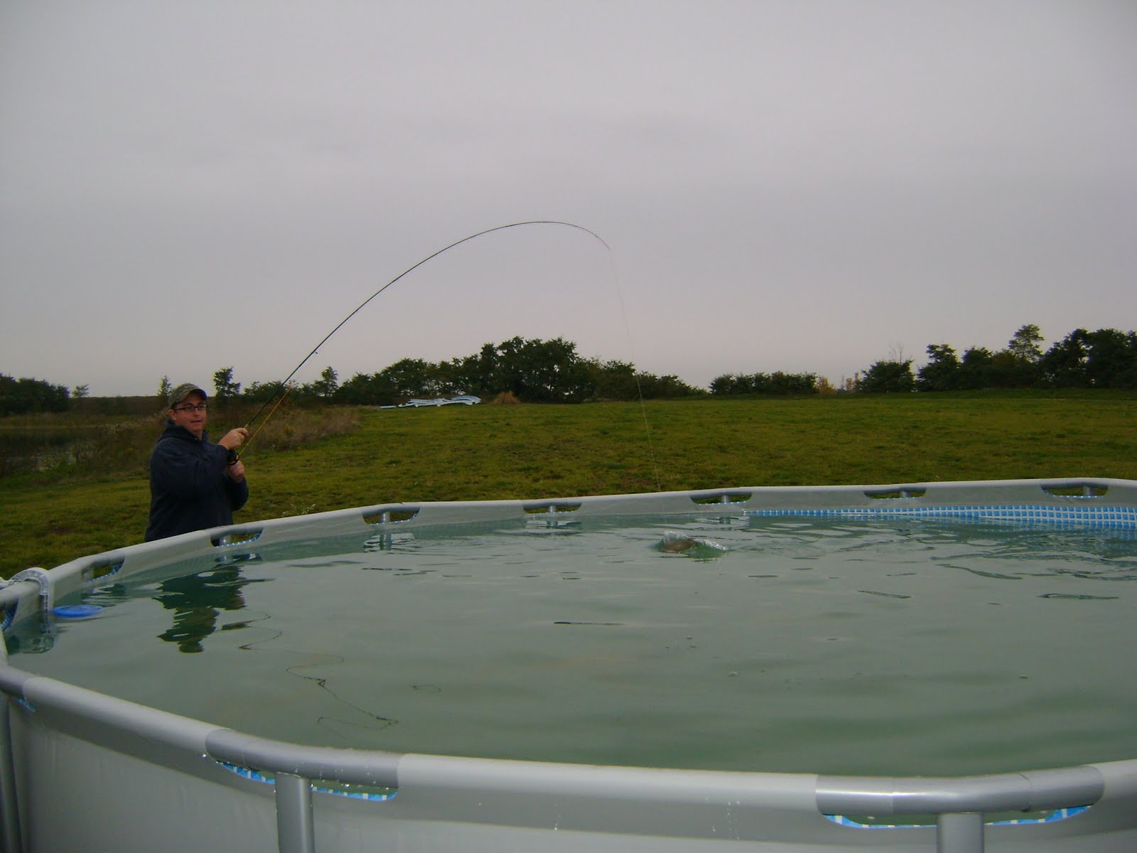 [fish+stocking+029.JPG]