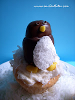 Tutorial: Candy Penguin Cupcakes