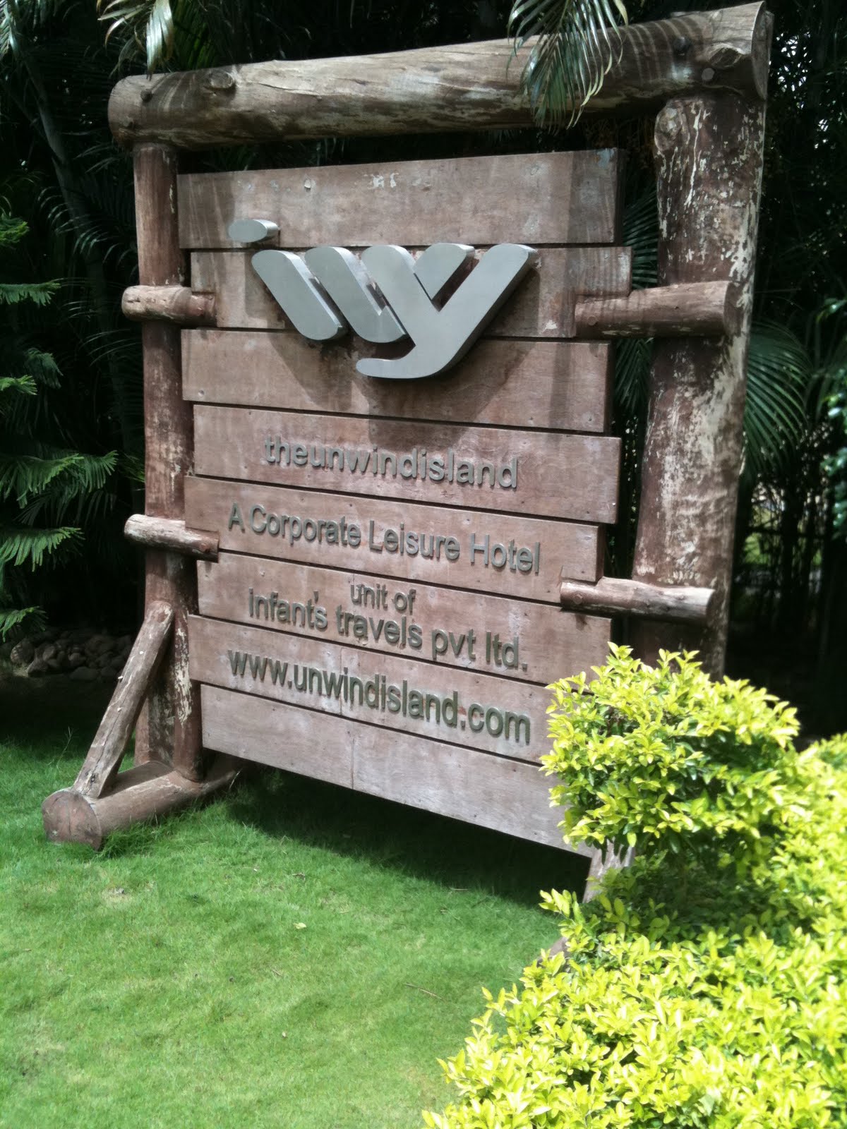 Travelogue Around Asia Pacific 13th Floor