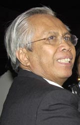 oc. Kaligis, pangcara lebay golkar,  Dekan Lebay FH-Universitas Borobudur Ijazah Palsu Airin Rachmi