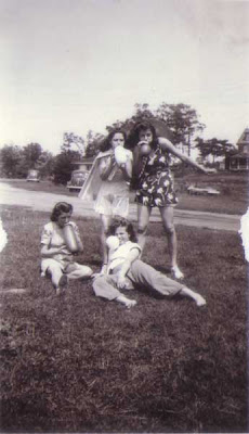 Doralice and Her Friends - circa July 1940