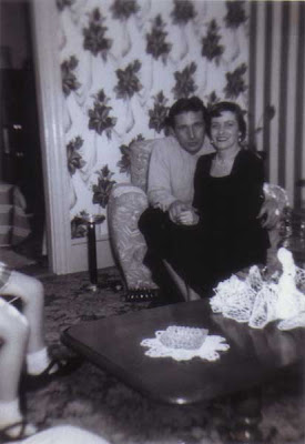 Lou & Del - Xmas on Vose St. - circa 1952