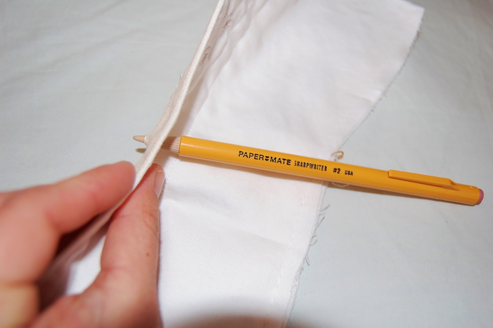 The Story of a Seamstress: Tutorial: Historical Thread Eyelets