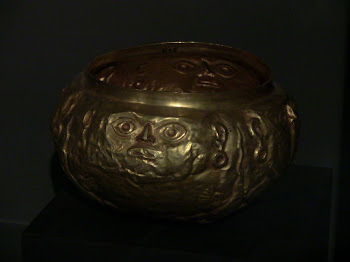 vase en or
