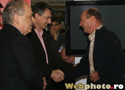 [basescu_patapievici+soros+kgb.jpg]
