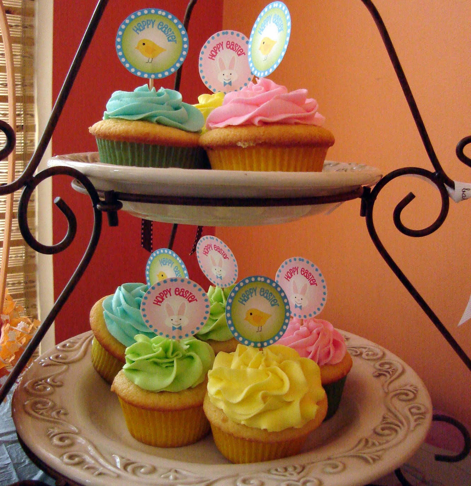 http://2.bp.blogspot.com/_r4c80ZXXzGo/S7K8Q-wmm0I/AAAAAAAAA4c/Y_sYLicOccw/s1600/Easter+Cupcakes+and+Basket+Giveaway+_Blog_Pic.jpg