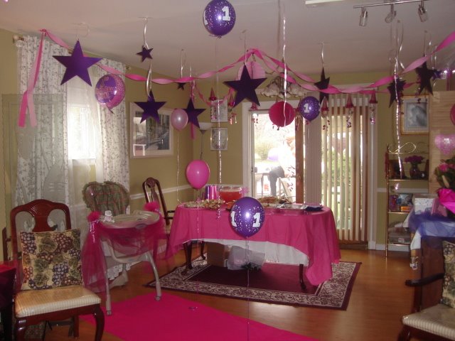 [Pretty+Party+Decorations.JPG]