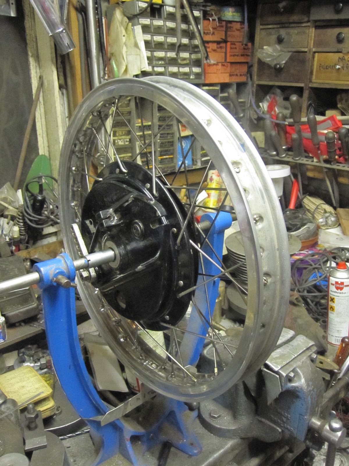 MotoR Design Wheel Building