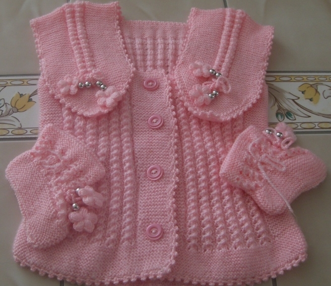 modelleri Kışlık El Örgüsü Süslü Bebek Yelekleri