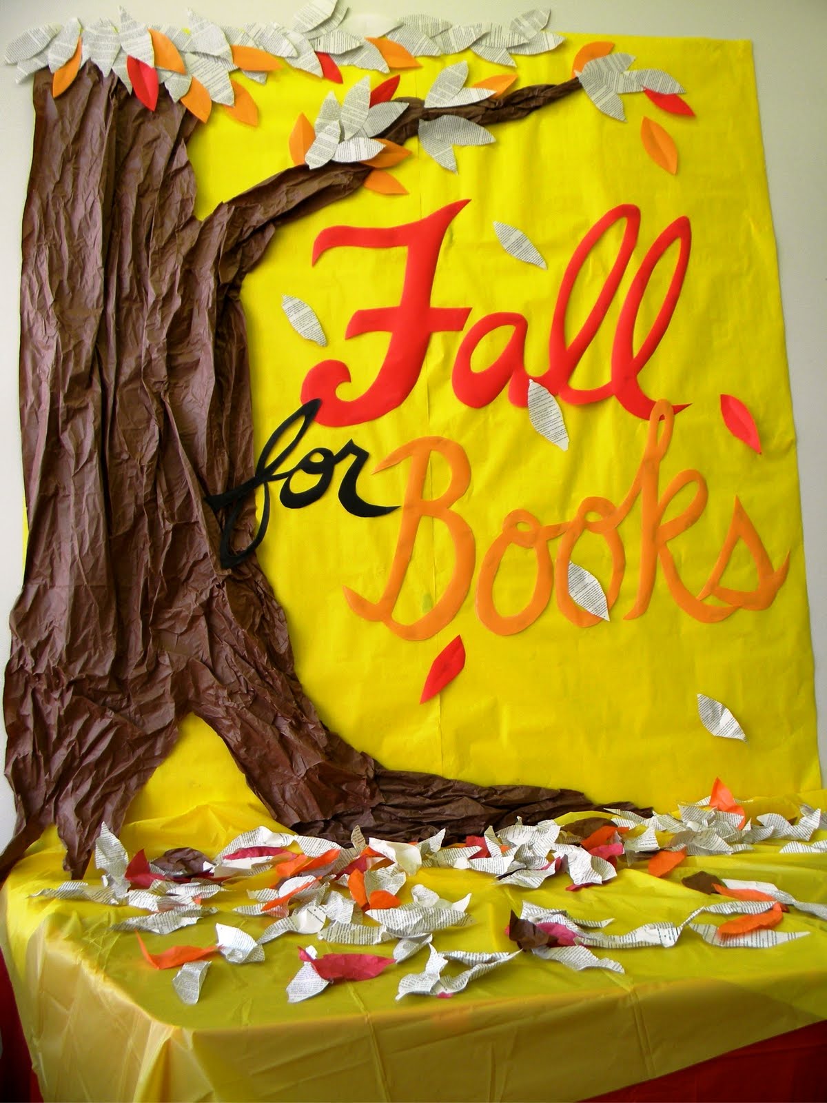 Library Displays Fall for Books