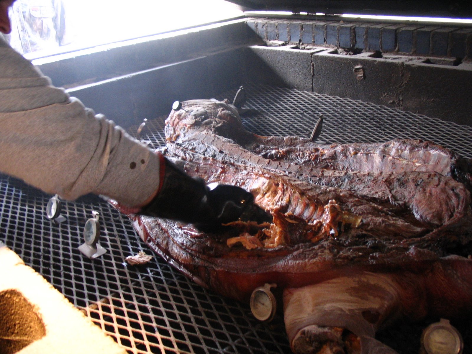 MARTIN'S BARBQUE JOINT Cooking Whole Hog.