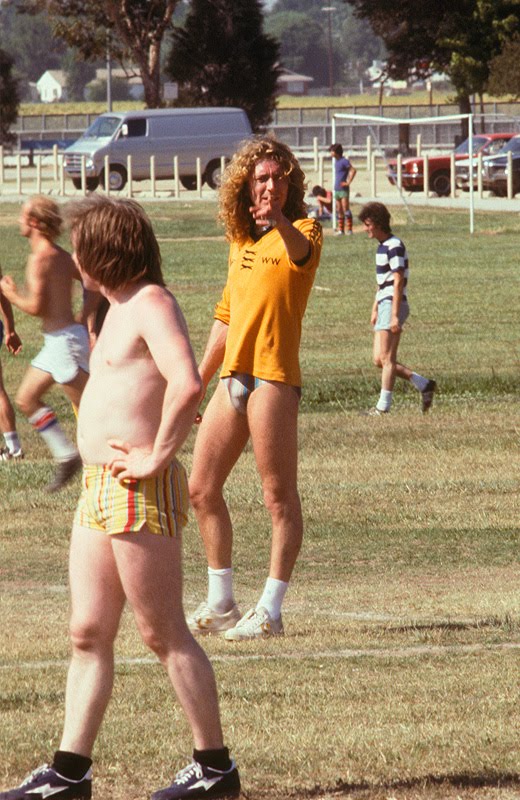 ROBERT PLANT loves Wolves.