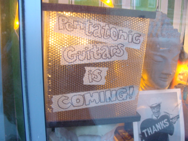 [weird+weekends+001.jpg]