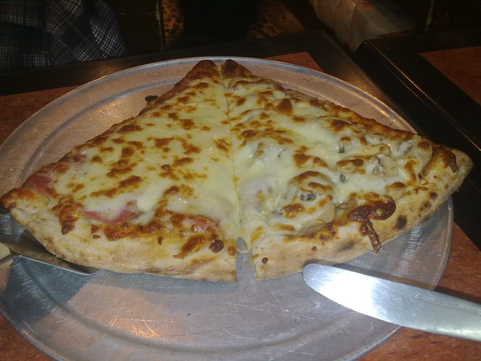 Everyday Food Bites A Pizzeria (photo Heavy)