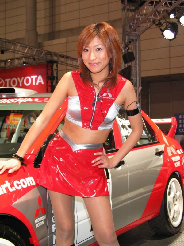Japanese fora. Девушки сони на выставке. Race Queen Tokyo. Japanese forums.