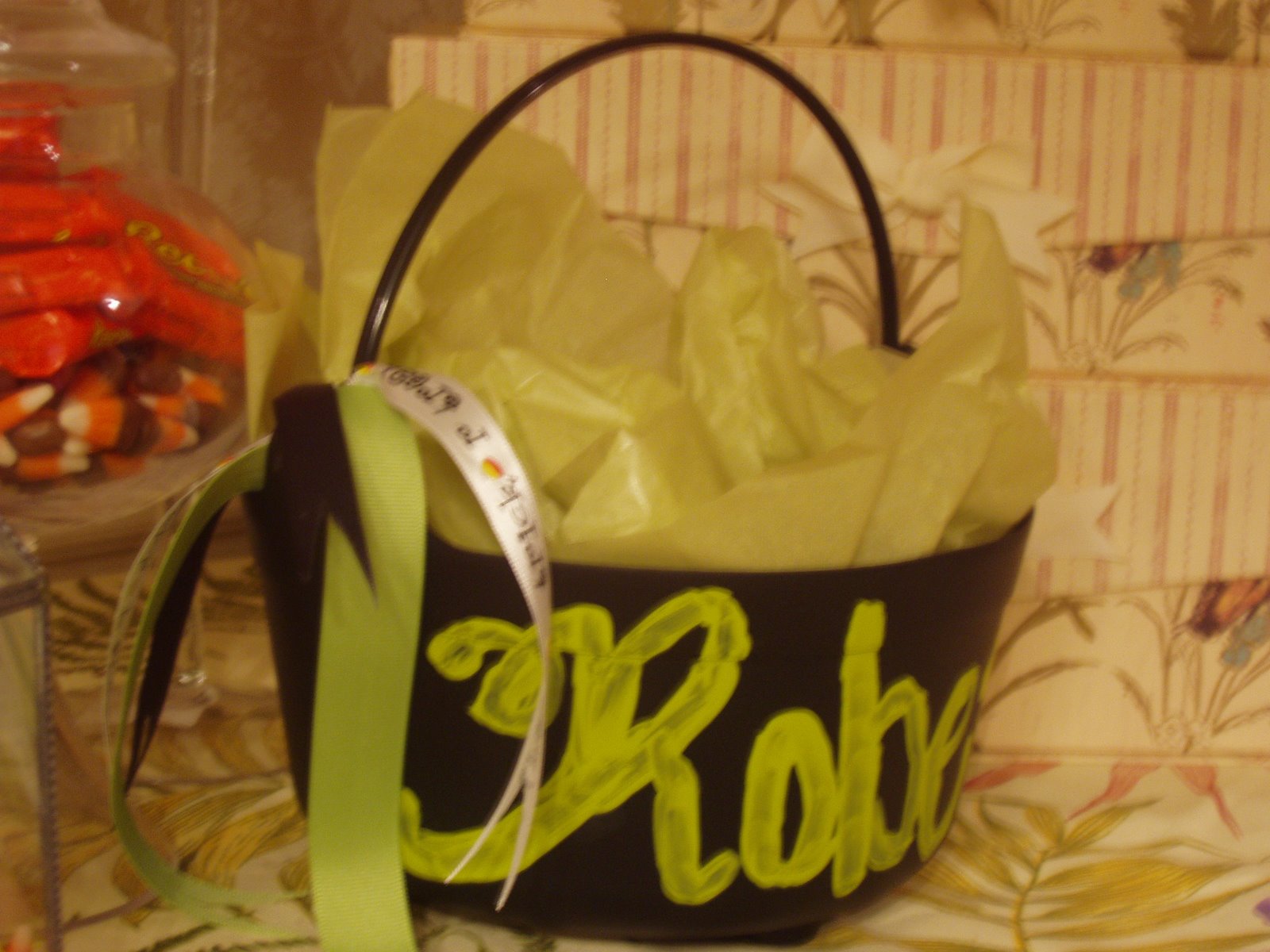 [HalloweenBucket+010.JPG]