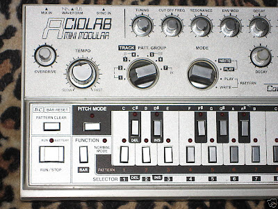 MATRIXSYNTH: Roland TB-303 Bassline with AcidLab Mod