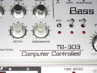 MATRIXSYNTH: Roland TB-303 Bassline with AcidLab Mod