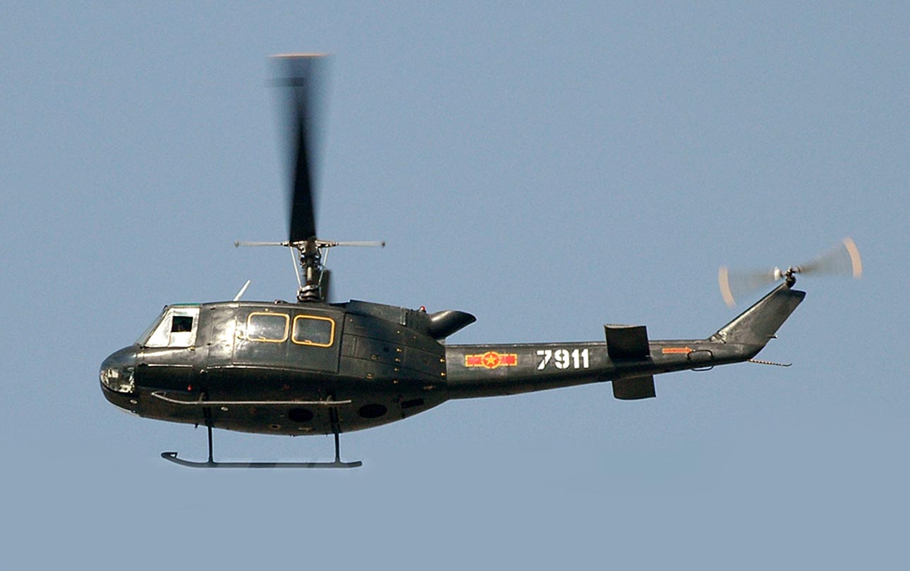 UH-1(03a).jpg