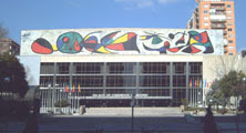 Joan Miró (87 años) - mural del Palacio de Congresos y Exposiciones en Madrid (1980)
