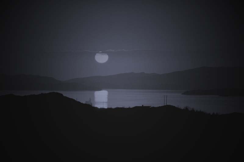 [moonrise.jpg]