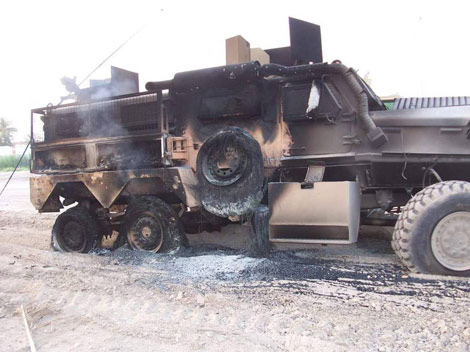 [LAND+-+Cougar+wreck.jpg]