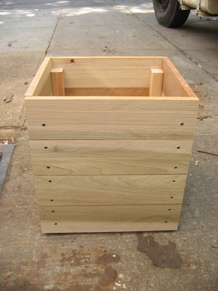 How to make an easy wooden planter with scrap wood finished planter box