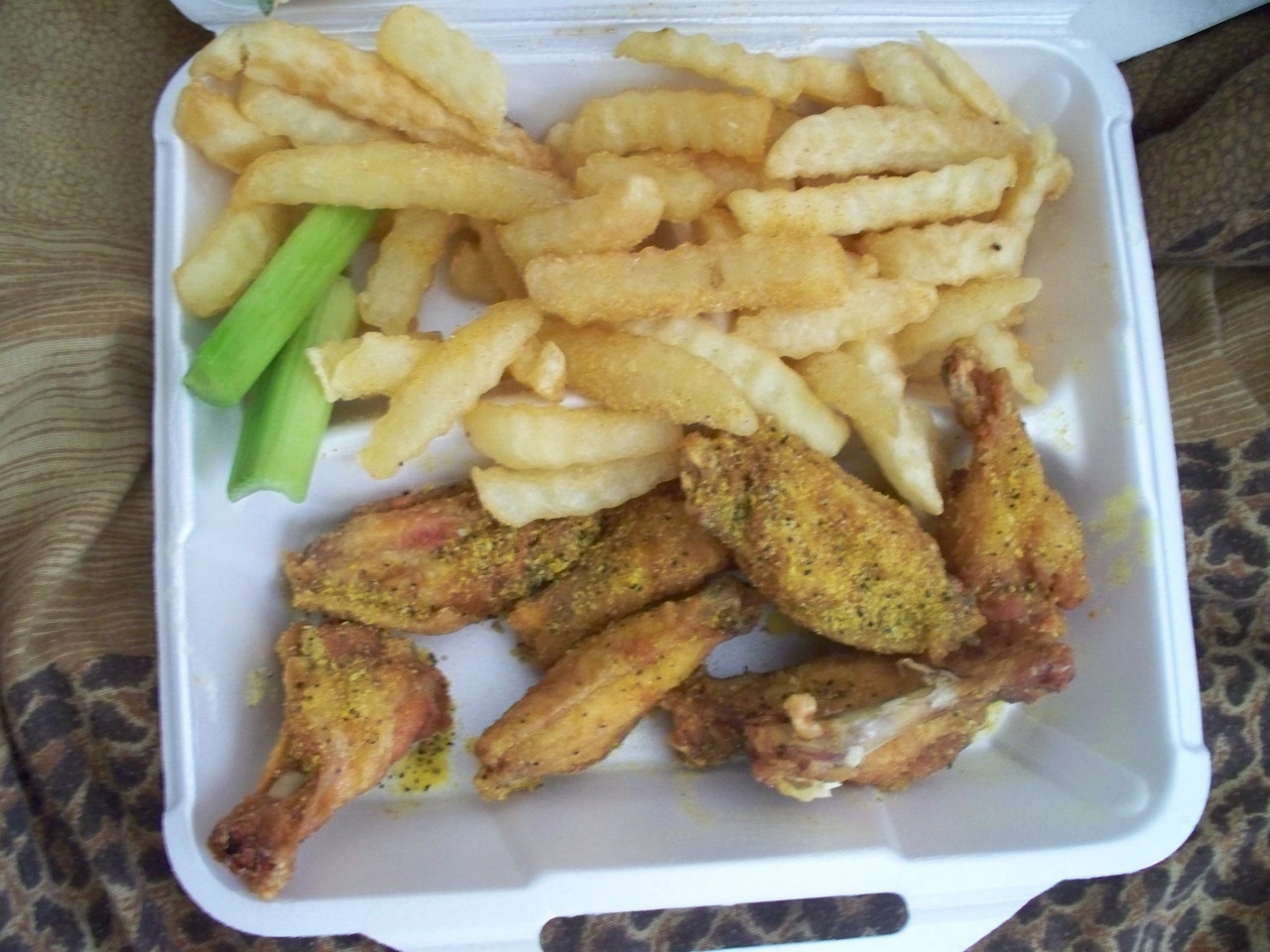 ALICIA MIRANDA American Deli 10 pc Wings
