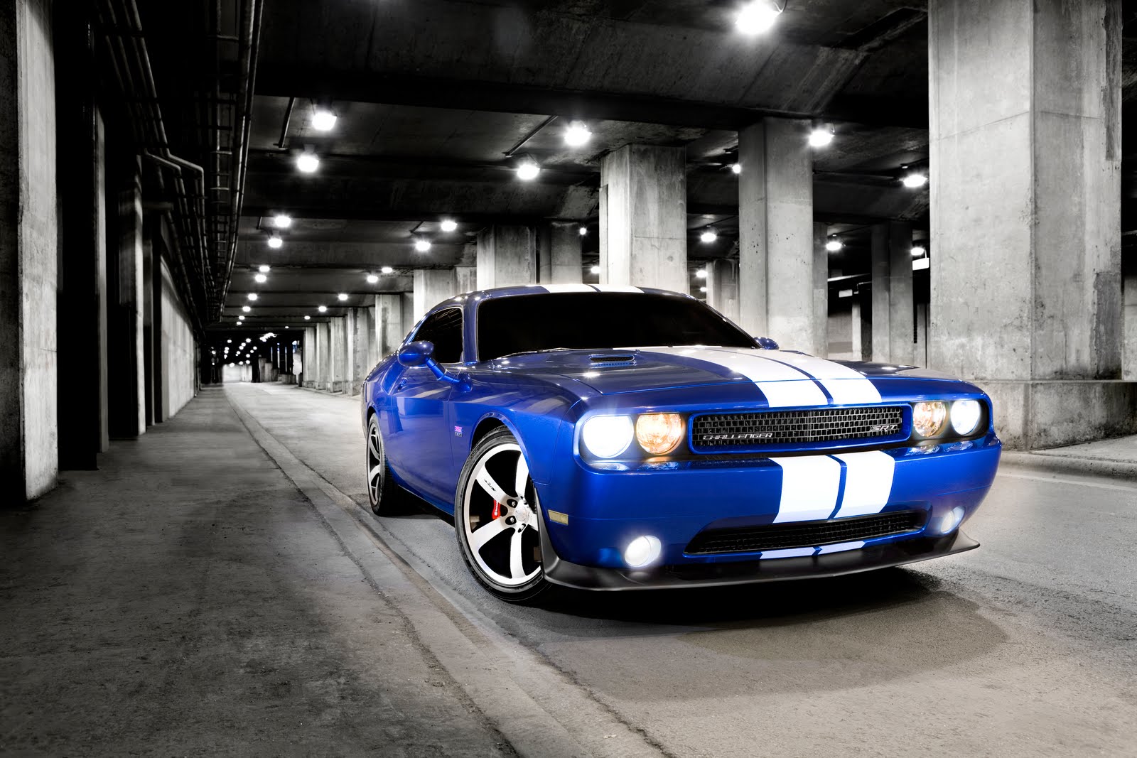 Wellington Motors: Launching Off the Line: Dodge Challenger SRT8 392