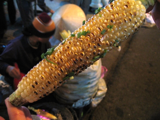[vn-dl-mkt-grilled-corn.JPG]