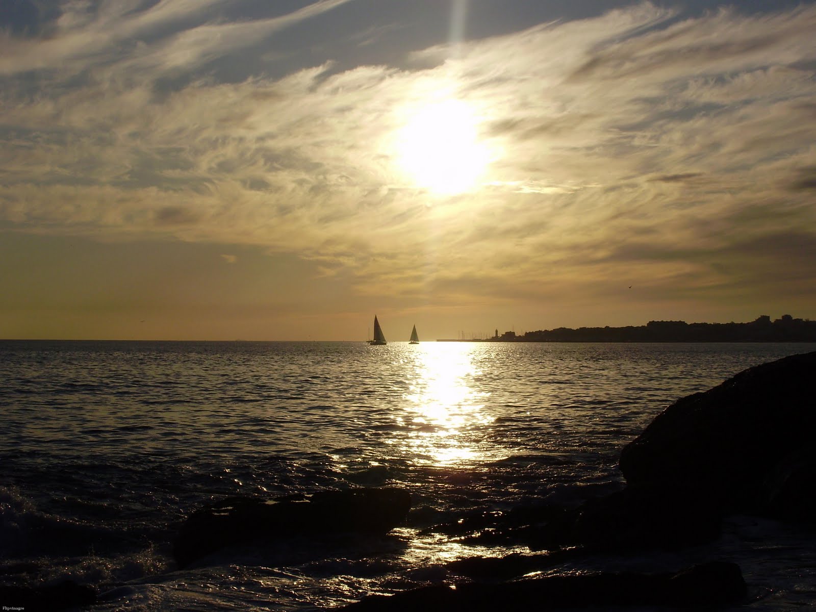 [navegando+no+crepúsculo.JPG]