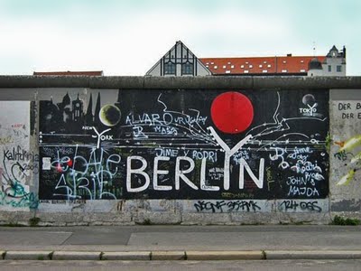 [berlin-wall4.jpg]
