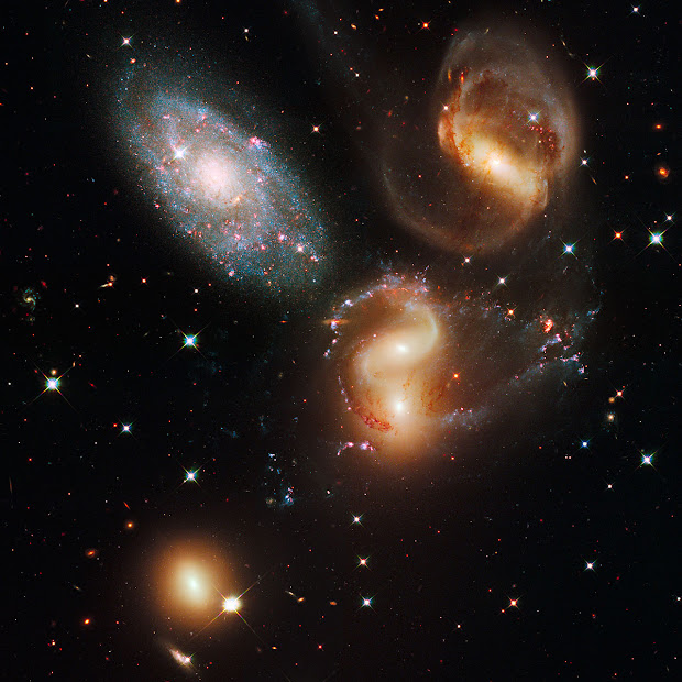 A brilliant portrait of Stephan's Quintet by Hubble!