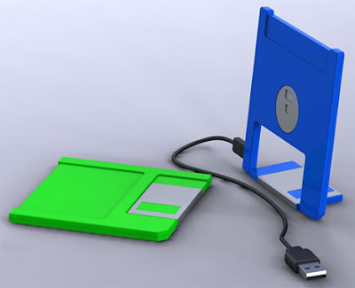 USB-флешкой в виде флоппи-диска-Томас О'Коннор