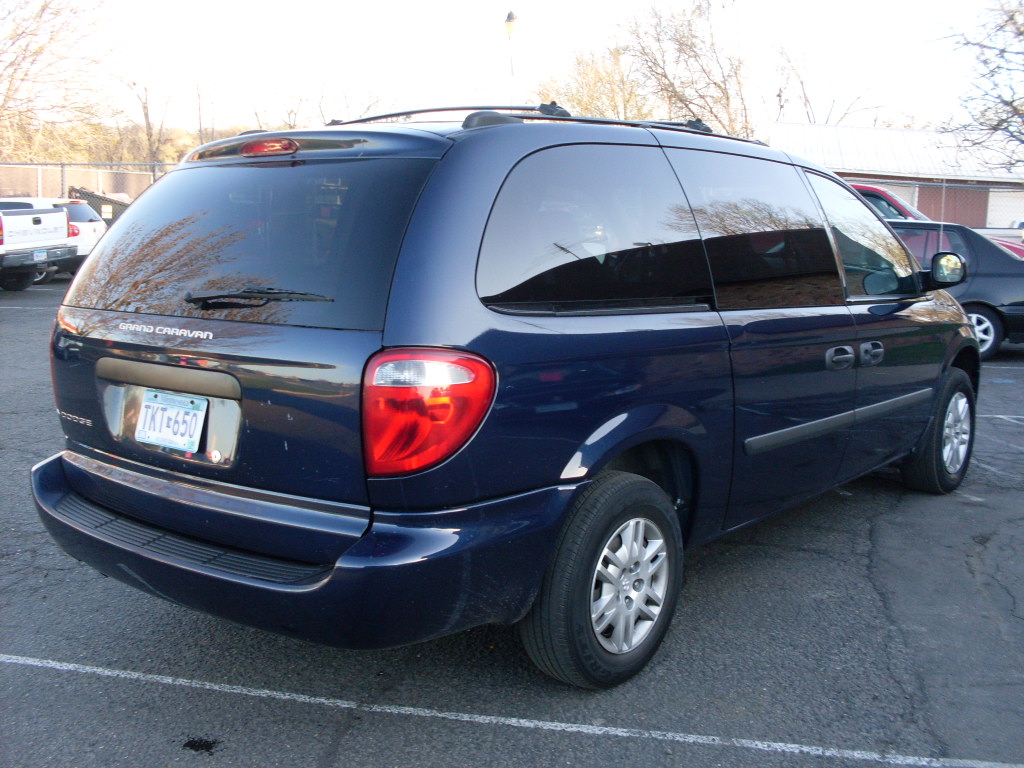 Ride Auto: 2005 Dodge Grand Caravan SE