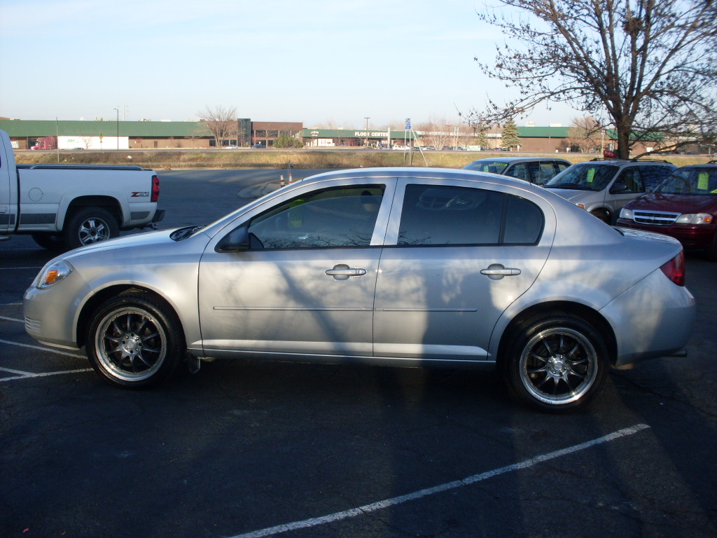 Ride Auto: 2005 Chevrolet Cobalt LS