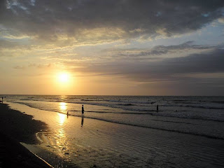 gambar_pantai_kuta_senja