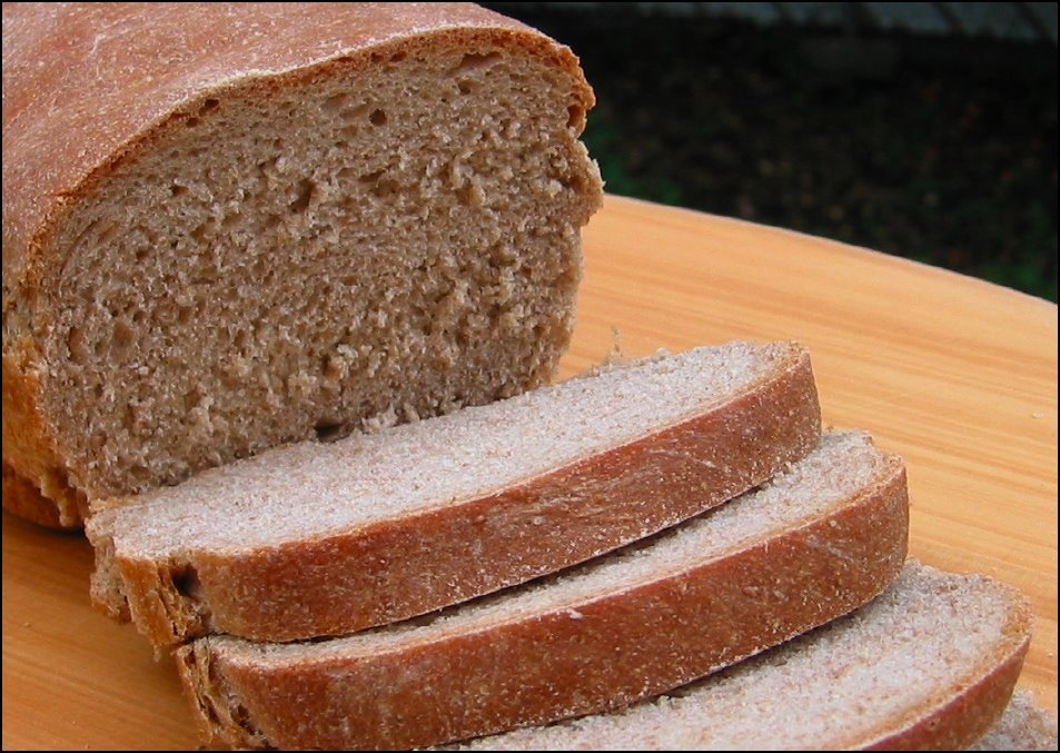 [wheat-loaf-sliced.jpg]