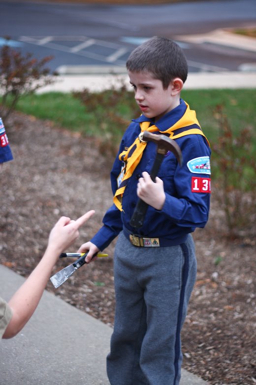 [09Apr01_scouts_3.jpg]