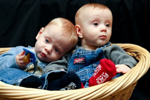 [08Oct27_twins6mo_67.jpg]