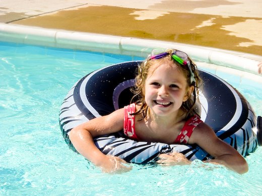 [09May30_pool_14.jpg]