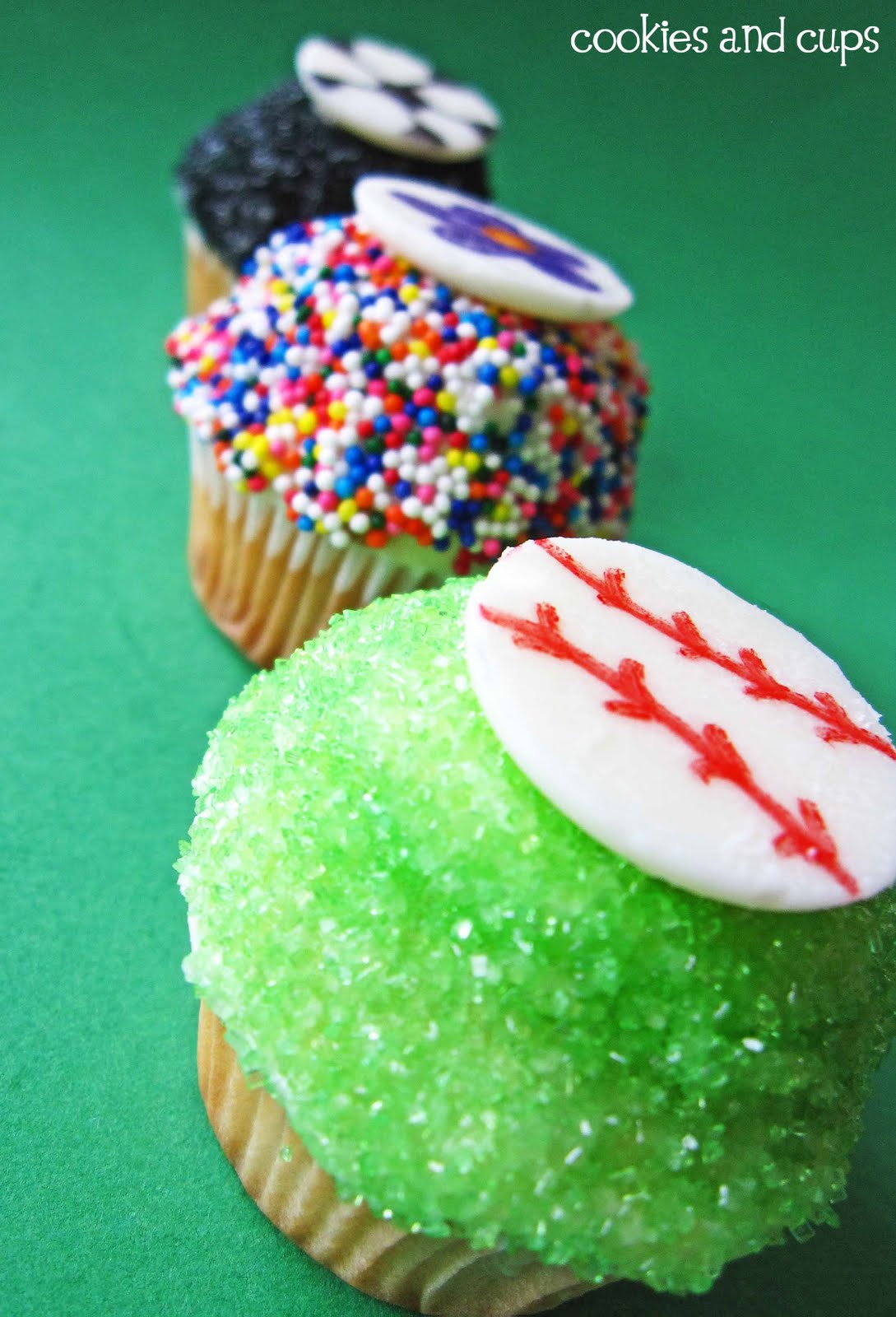 Cute and Easy Cupcakes Cookies and Cups