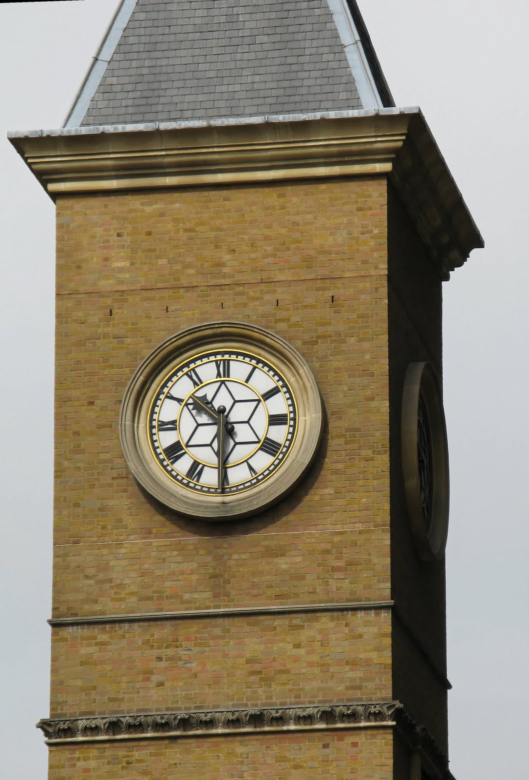 10:30 CLUB: Liverpool Street Station Clock Tower