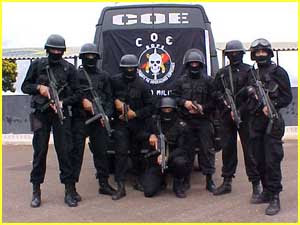 http://2.bp.blogspot.com/_sayqSUzffP8/R8loGmcIwsI/AAAAAAAAAyE/GrKd0ISmApM/s320/BOPE.jpg