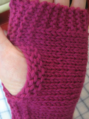 Rox Talks: Free and Easy Fingerless Mitts pattern