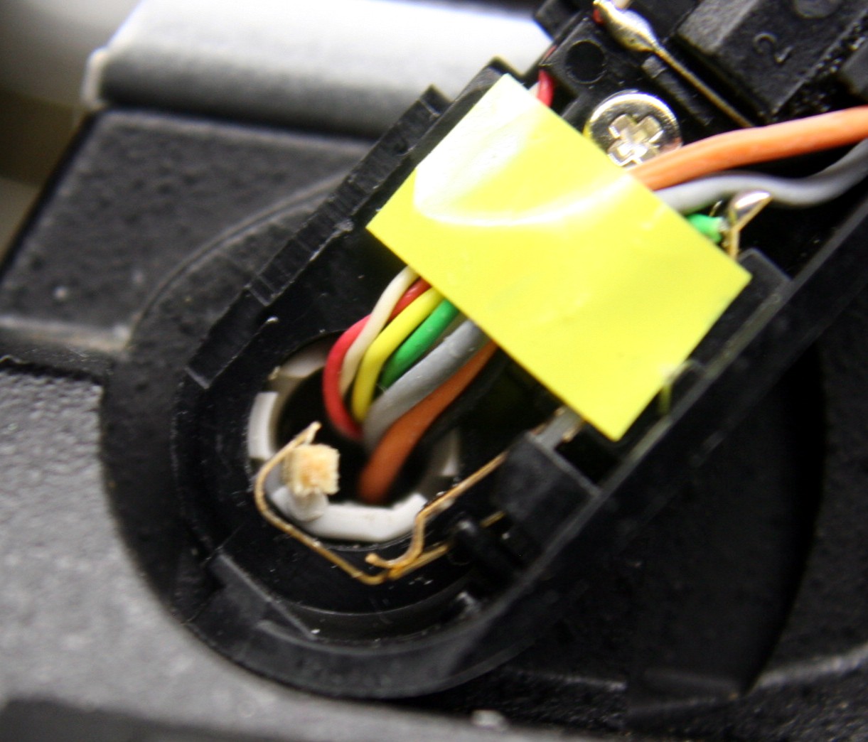 Fix the flash on the Nikon D70 DSLR Tutorial Geek