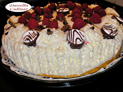 Gâteau d’anniversaire mousse aux framboises  et au chocolat / Tort cu mousse de zmeura si de ciocolata