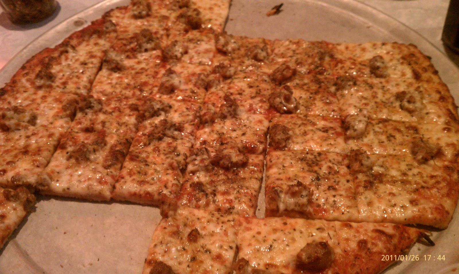 Monical's Pizza Recipe - Banana-breads.com