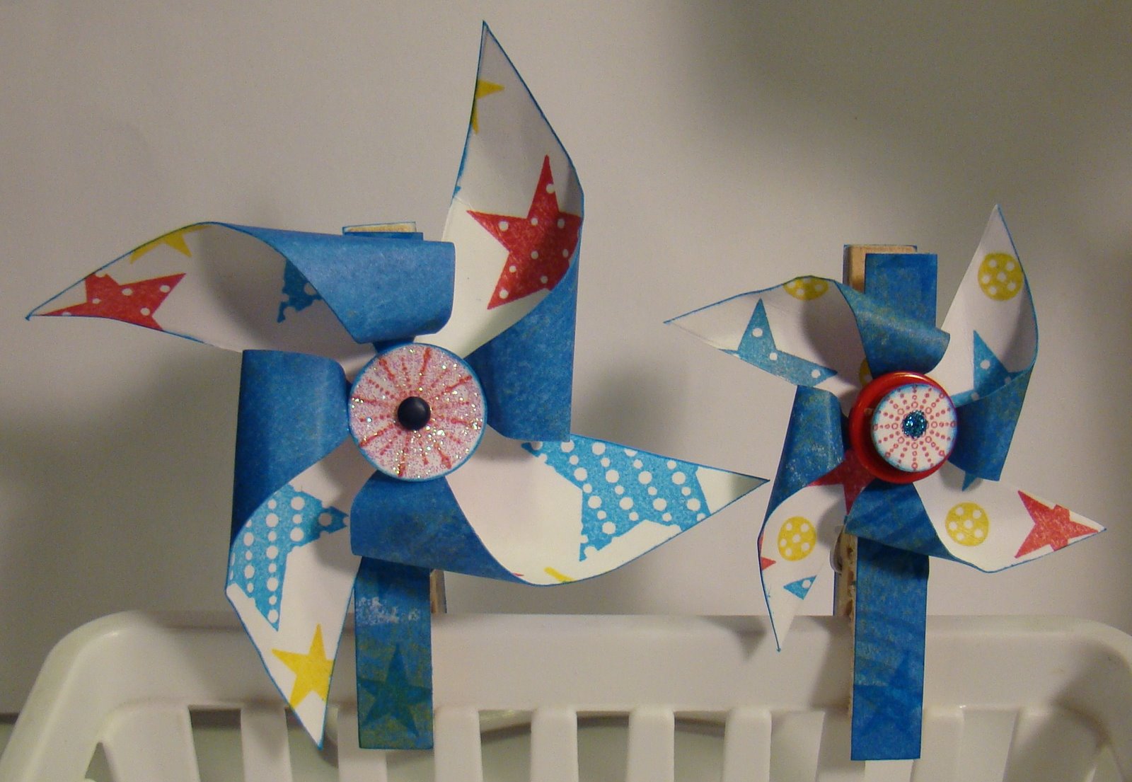 [Patriotic+Paperplay+Clothespin+Pinwheels+2.JPG]