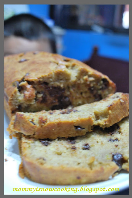 Mommy is Now Cooking: Baking 101: Banana Chocolate Chip Bread